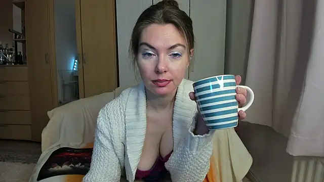 Snapshot of Rolla_Coaster chatting on 02.21.25 Rolla Coaster online show from 02.21.25