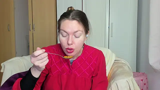 Snapshot of Rolla_Coaster chatting on 02.24.25 Rolla Coaster online show from 02.24.25