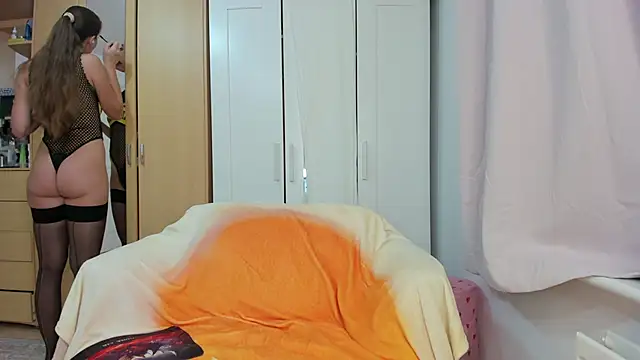 Snapshot of Rolla_Coaster chatting on 10.04.25 Rolla Coaster online show from 10.04.25