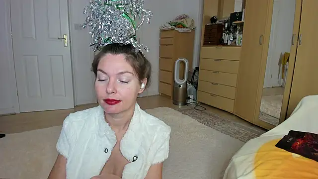 Snapshot of Rolla_Coaster chatting on 12.20.25 Rolla Coaster online show from 12.20.25