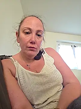 Wisie Cutie online show from 03.04.26