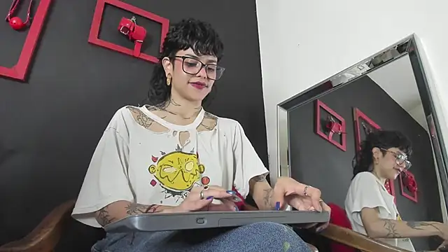 Snapshot of trinitty chatting on 12.03.24 trinitty online show from 12.03.24