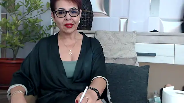 Snapshot of rosie69 chatting on 12.01.25 rosie69 online show from 12.01.25