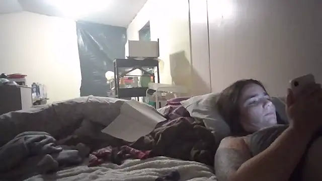 Snapshot of Emma-Rae chatting on 04.16.26 Emma-Rae online show from 04.16.26