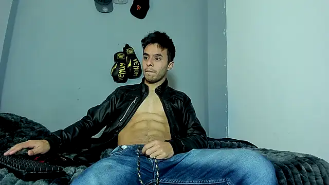 Snapshot of x_Harold_x_ chatting on 11.24.25 x Harold x online show from 11.24.25