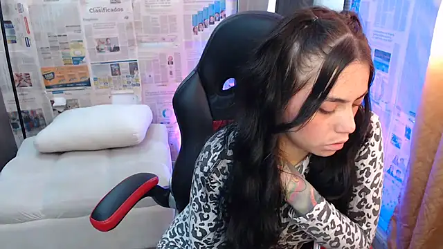 Snapshot of i_am_nina_ chatting on 11.13.25 i am nina online show from 11.13.25