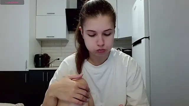 Snapshot of SayMeow_ chatting on 06.08.26 SayMeow online show from 06.08.26