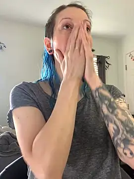 MissCumberdale online show from 01.05.25