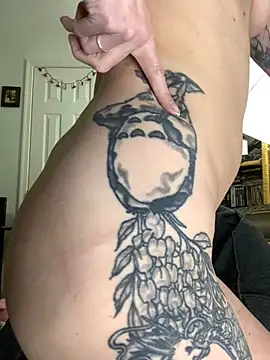 MissCumberdale online show from 02.11.25