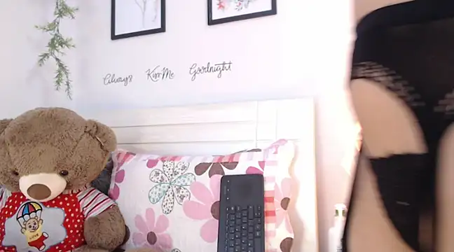 Snapshot of Joliet chatting on 02.27.25 Joliet online show from 02.27.25