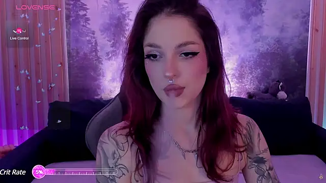 BratzieDarsie online show from 12.21.24