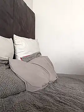 BLACK BOTTOM03 online show from 04.15.26