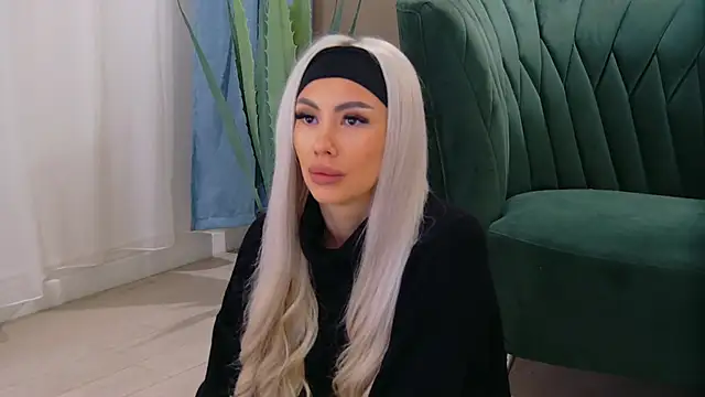 Snapshot of Bailey_Rush chatting on 11.14.25 Bailey Rush online show from 11.14.25