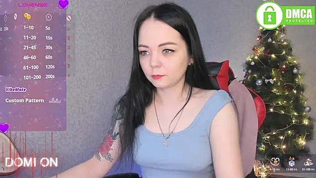 Snapshot of AnnyHoney_ chatting on 12.13.24 AnnyHoney online show from 12.13.24