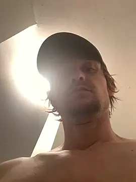 Snapshot of Midwestalpha chatting on 02.20.26 Midwestalpha online show from 02.20.26