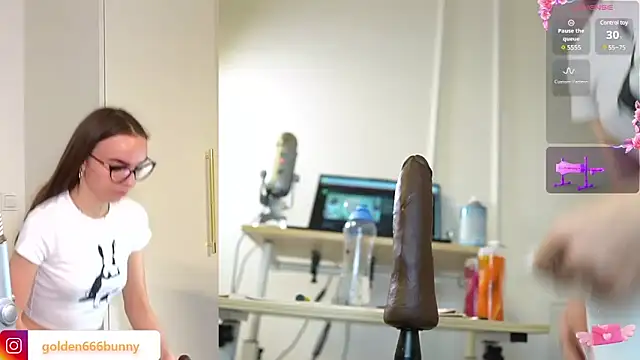 Snapshot of Miss69Ri99 chatting on 01.04.25 Miss69Ri99 online show from 01.04.25