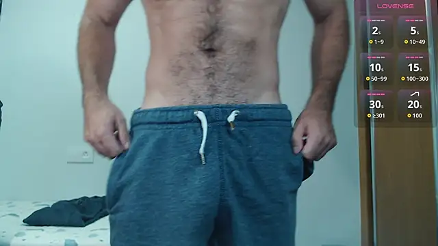 Snapshot of cutehairymacho chatting on 10.13.25 cutehairymacho online show from 10.13.25