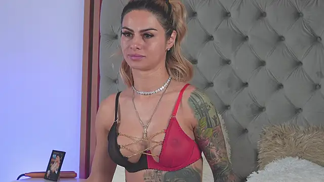 TiffanyMaze online show from 04.16.26