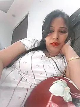 Snapshot of Poojabhabi101 chatting on 02.04.25 Poojabhabi101 online show from 02.04.25