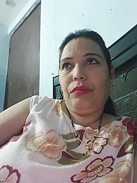 Snapshot of Poojabhabi101 chatting on 06.12.26 Poojabhabi101 online show from 06.12.26