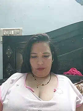 Snapshot of Poojabhabi101 chatting on 06.20.26 Poojabhabi101 online show from 06.20.26