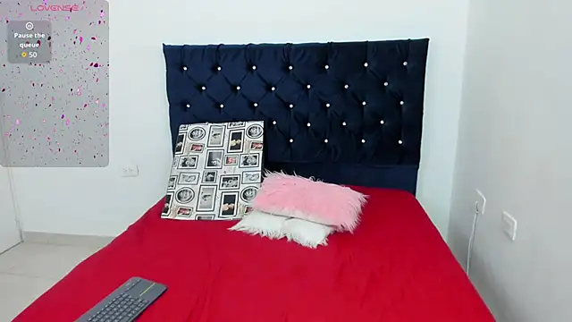 Snapshot of Alessia_kaun chatting on 10.23.25 Alessia kaun online show from 10.23.25