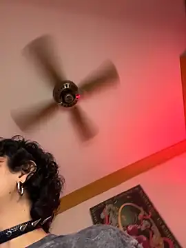 ZahaRoseee online show from 03.28.26