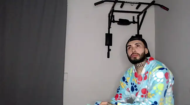 Snapshot of transgenderboy chatting on 03.09.25 transgenderboy online show from 03.09.25