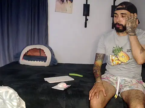 Snapshot of transgenderboy chatting on 11.23.25 transgenderboy online show from 11.23.25