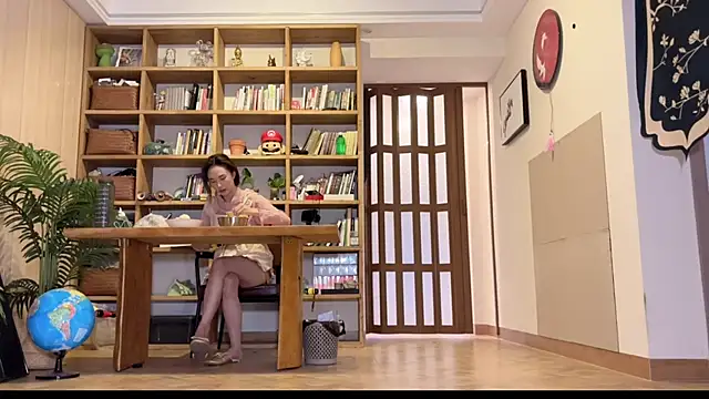 Snapshot of grandeeney chatting on 02.21.25 grandeeney online show from 02.21.25