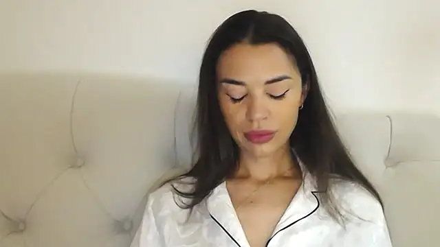 Snapshot of Mika_Gold chatting on 09.11.25 Mika Gold online show from 09.11.25