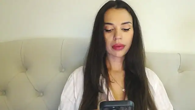 Snapshot of Mika_Gold chatting on 09.15.25 Mika Gold online show from 09.15.25