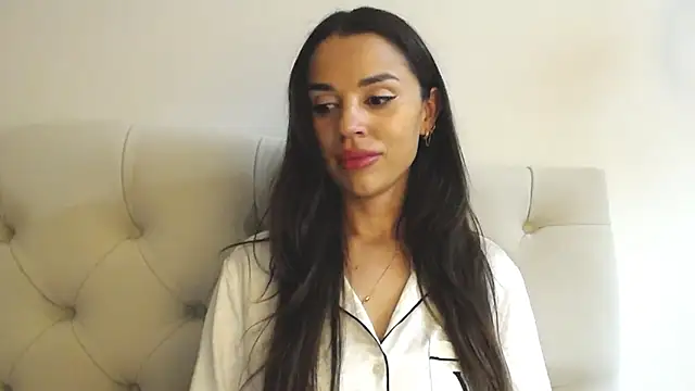 Snapshot of Mika_Gold chatting on 09.19.25 Mika Gold online show from 09.19.25