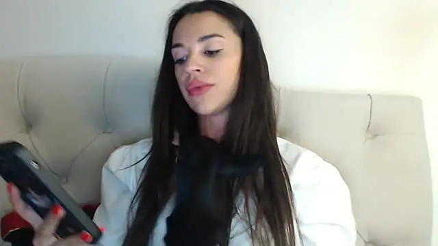 Snapshot of Mika_Gold chatting on 09.24.25 Mika Gold online show from 09.24.25