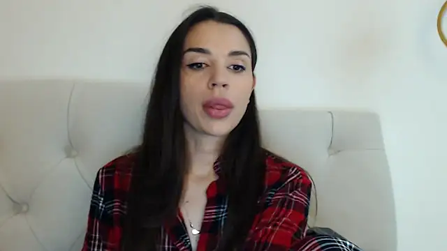 Snapshot of Mika_Gold chatting on 09.27.25 Mika Gold online show from 09.27.25