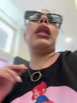 GigiiStone online show from 01.30.25