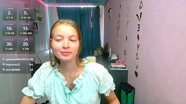 Snapshot of __Aphrodita__wow__ chatting on 09.20.25 Aphrodita wow online show from 09.20.25