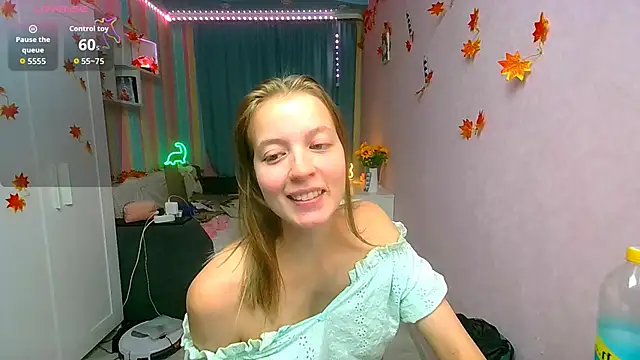 Snapshot of __Aphrodita__wow__ chatting on 10.10.25 Aphrodita wow online show from 10.10.25