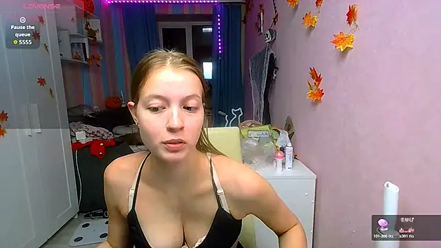 Snapshot of __Aphrodita__wow__ chatting on 11.24.25 Aphrodita wow online show from 11.24.25