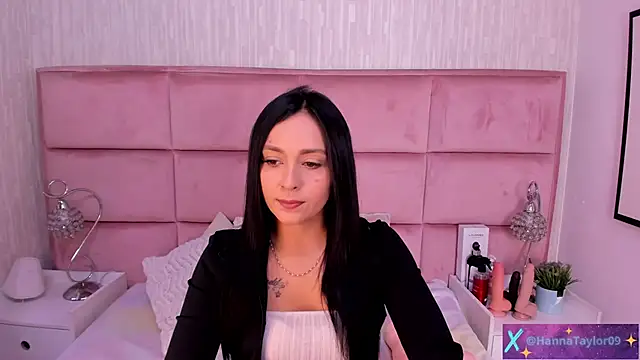 Snapshot of HannaTaylor chatting on 02.13.26 HannaTaylor online show from 02.13.26