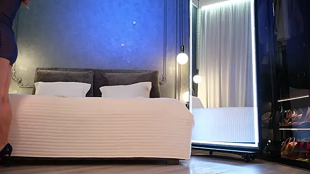 Snapshot of Rikka_Moore chatting on 03.07.26 Rikka Moore online show from 03.07.26