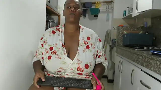 LiraRusso online show from 10.20.25