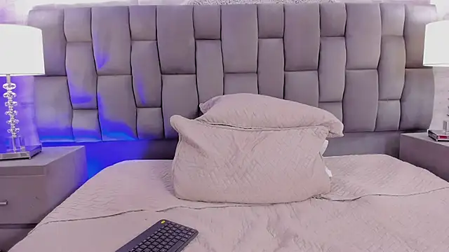 CinthiaCollins online show from 02.07.25