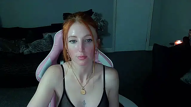 Red firesquirt online show from 12.02.24