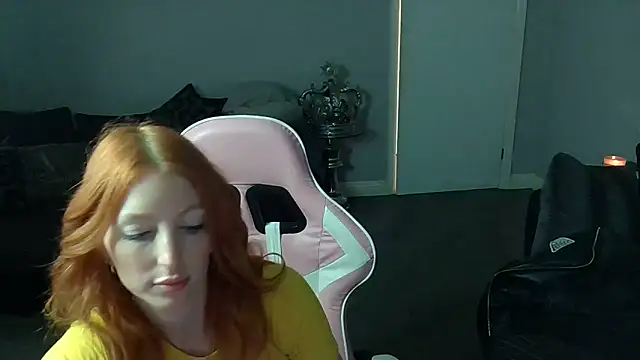 Red firesquirt online show from 03.14.25