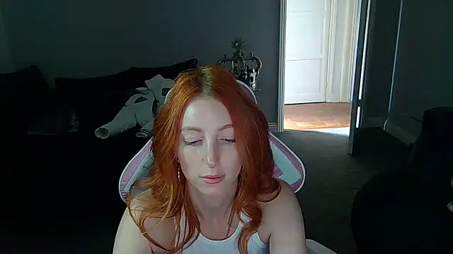 Red firesquirt online show from 03.20.25