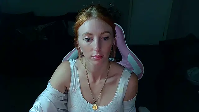 Red firesquirt online show from 10.16.25