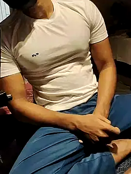 xxxhugedick0001 online show from 02.24.25