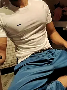 xxxhugedick0001 online show from 03.08.25