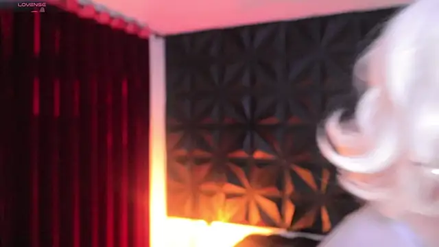 Misselektra   online show from 02.28.25